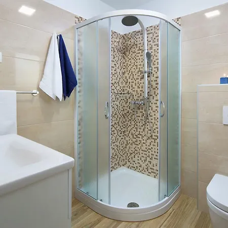 Detached Villa In Viskovici With Swimming Pool فيلة Brovinje