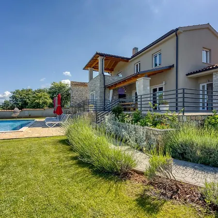 Bellavista Villa *